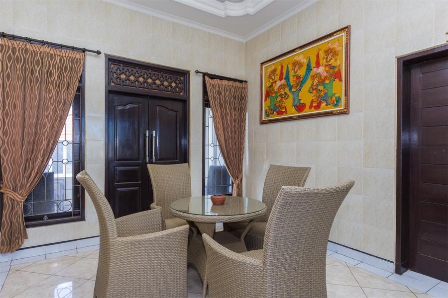 Denays House Hotel Jimbaran  Ngoại thất bức ảnh